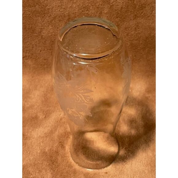 Vintage , Mid-Century Pasabahce Turkish Glass Etched Floral Design 7" Vase - Picture 4 of 4